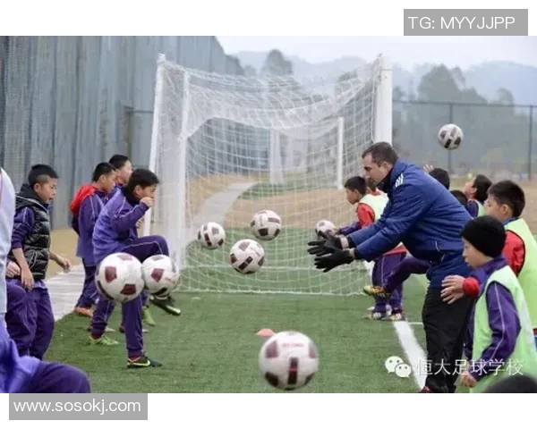 足球球星场上语言风采中超赛场互动与精神面貌解析